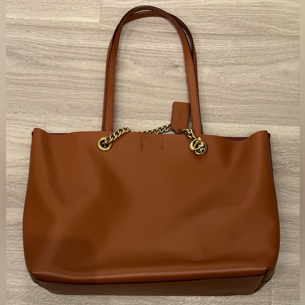 Coach Signature Chain Central Tote brand new no tag